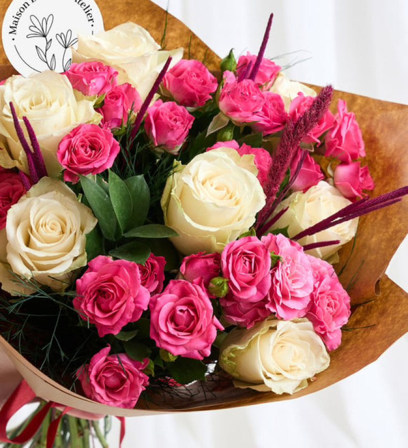 Kraft Bukette Pembe Çardak Gül ve Beyaz Gül