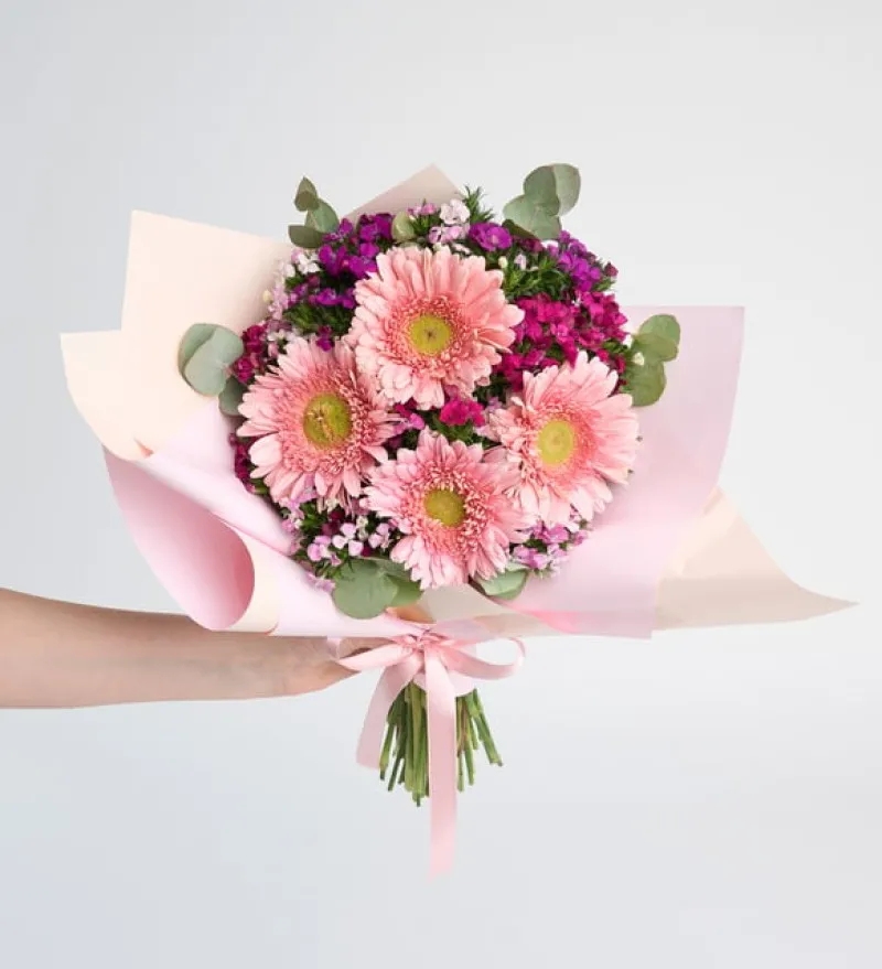 Lila Bukette Pembe Gerberalar ve Hüsnüyusuflar