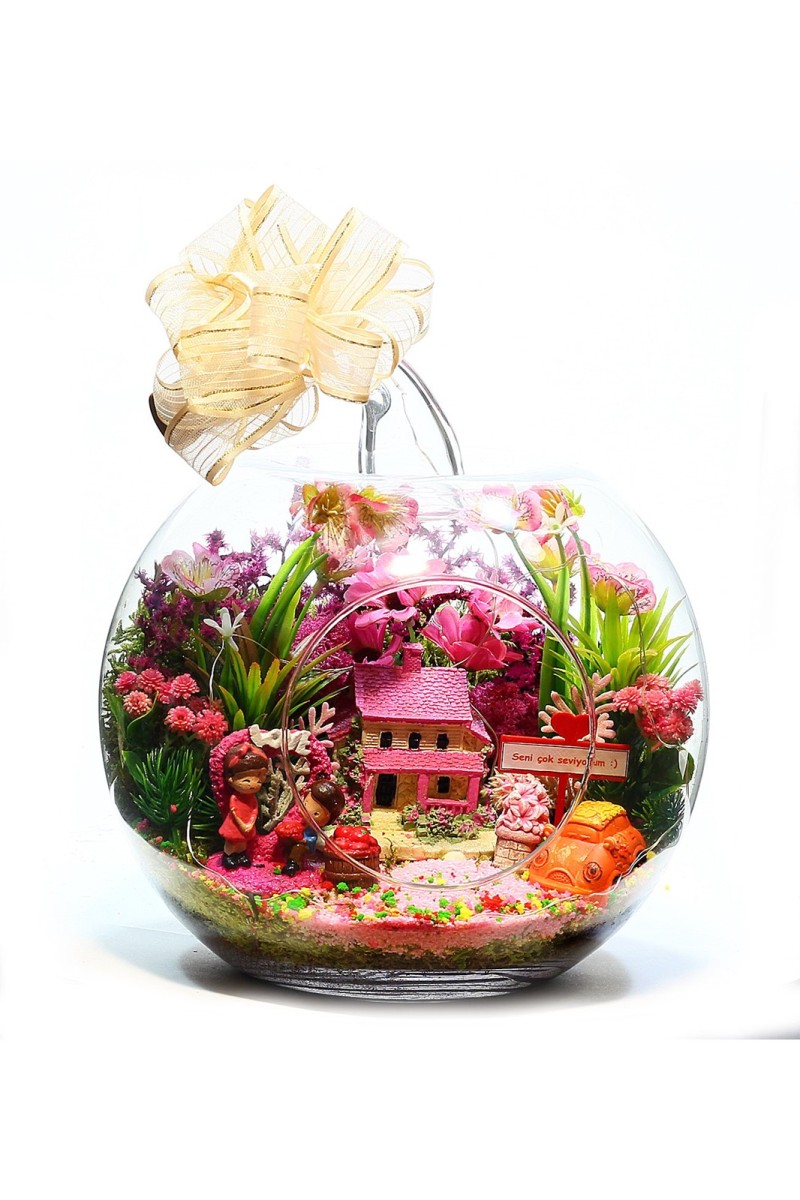 Teraryum Işıklı Güzel Bahçe